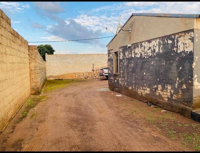 2 BEDROOM HOUSE FOR SALE IN KATLEHONG SOUTH